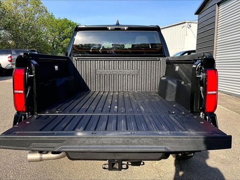 Certified 2026 Toyota Tacoma SR5 AWD/4WD image 30