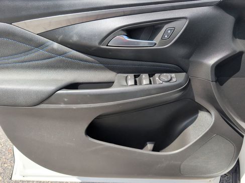 Used 2025 Buick Envista Sport Touring image 12