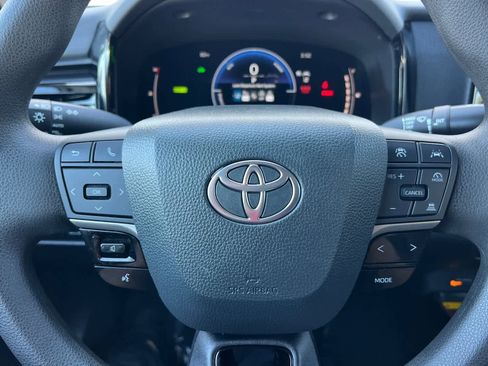 Used 2025 Toyota Camry LE image 25