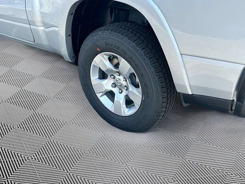 New 2026 RAM 1500 4x4 Crew Cab image 36