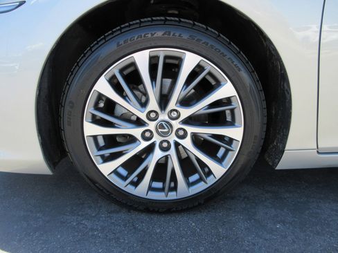 Used 2019 Lexus ES 350 w/ Accessory Package 2 FWD image 51
