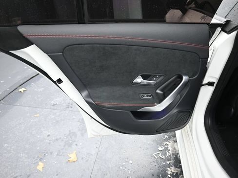 Used 2023 Mercedes-Benz CLA 250 4MATIC image 38