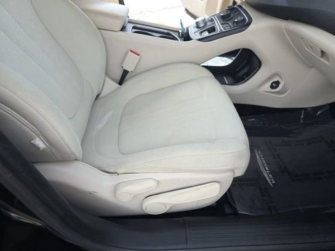 Used 2016 Chrysler 200 Limited FWD image 37