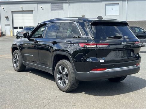 Used 2022 Jeep Grand Cherokee Limited 4xe image 11