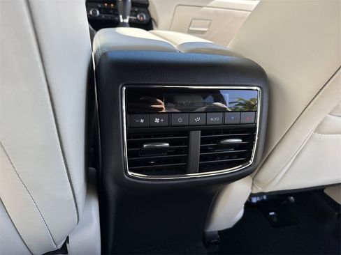Used 2023 MAZDA CX-9 Signature image 38