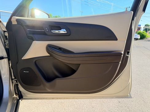 Used 2015 Chevrolet Malibu LT FWD image 25