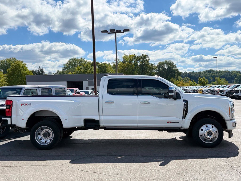 Certified 2023 Ford F450 Platinum w/ FX4 Off-Road Package AWD/4WD image 38