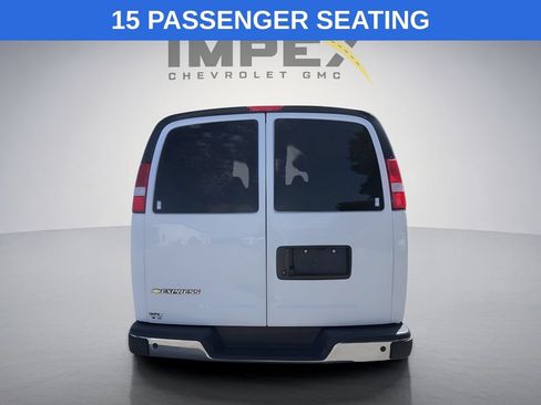 Used 2025 Chevrolet Express 3500 LT w/ LT Preferred Equipment Group RWD image 4