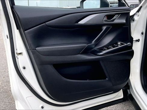 Used 2018 MAZDA CX-9 Touring image 17