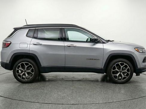 Used 2025 Jeep Compass Limited AWD/4WD image 11
