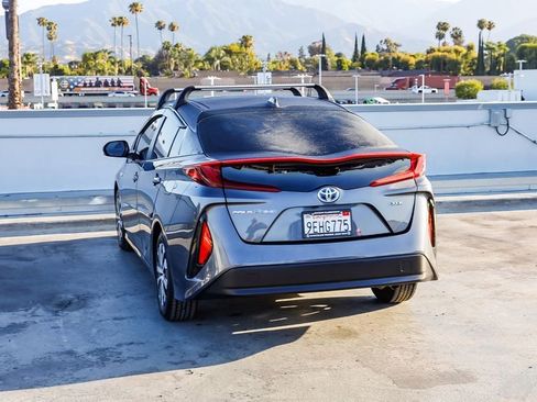 Used 2022 Toyota Prius Prime XLE FWD image 7