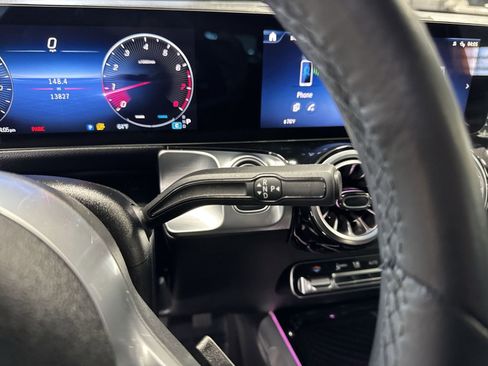 Used 2025 Mercedes-Benz GLB 250 image 23