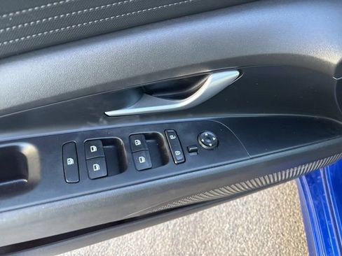 Used 2023 Hyundai Elantra SEL FWD image 12