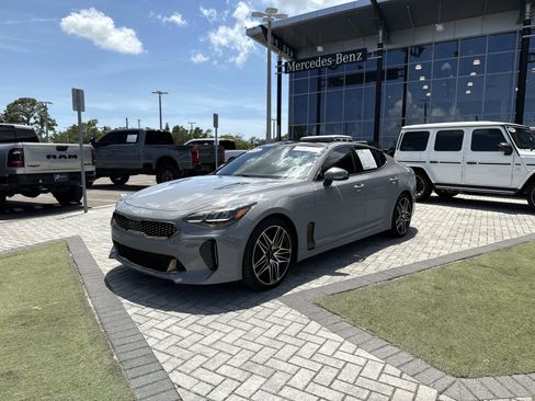 Used 2022 Kia Stinger GT1 RWD image 2
