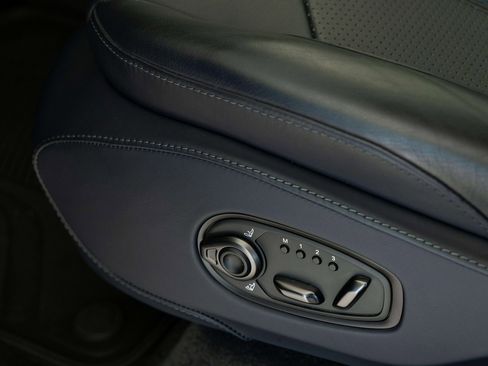 Used 2025 Aston Martin DBX 707 image 17