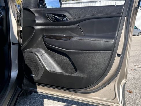 Used 2022 GMC Acadia AT4 w/ Technology Package image 22