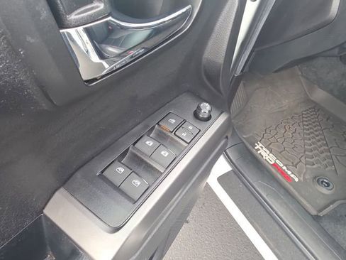 Used 2023 Toyota Tacoma TRD Sport image 11