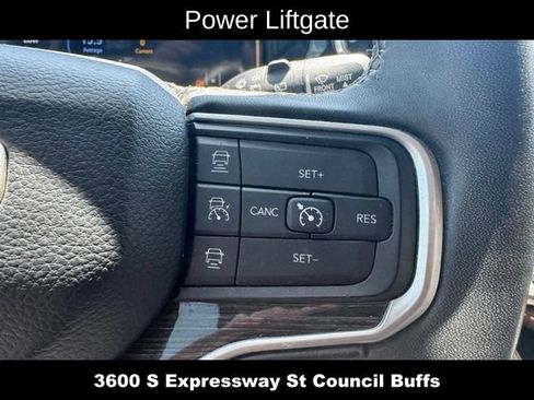 Used 2022 Jeep Wagoneer Series III w/ Rear Seat Video Group 1 RWD image 23