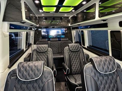 Used 2024 Mercedes-Benz Sprinter 3500 image 39