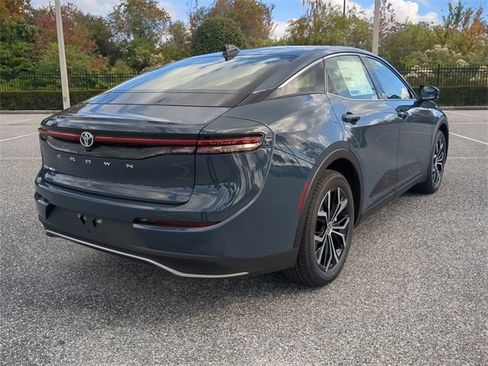 New 2026 Toyota Crown XLE image 4