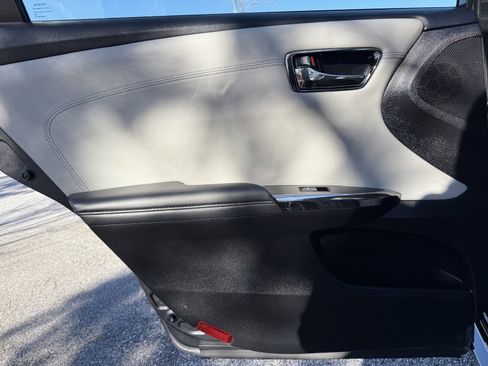 Used 2017 Toyota Avalon XLE image 42