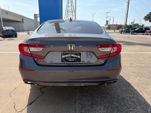 Used 2018 Honda Accord Touring image 5