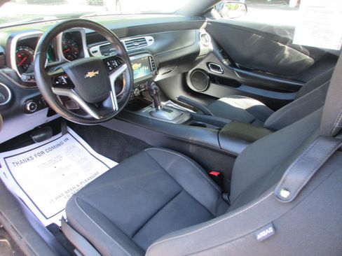 Used 2015 Chevrolet Camaro LT RWD image 15