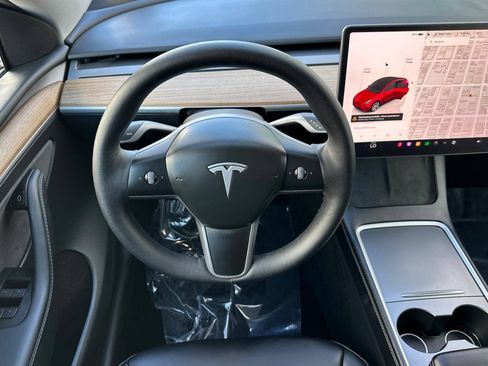 Used 2024 Tesla Model Y Long Range AWD/4WD image 15