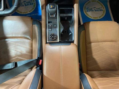 Used 2022 Nissan Pathfinder Platinum w/ Cargo Package AWD/4WD image 13