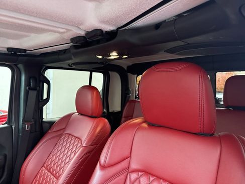 Used 2023 Jeep Gladiator Rubicon w/ LED Lighting Group image 23