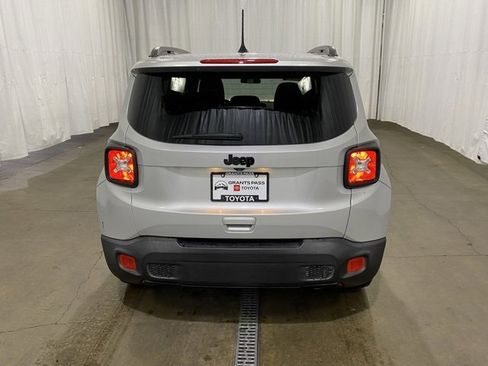 Used 2018 Jeep Renegade Altitude image 5