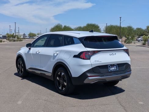 Certified 2026 Kia Sportage LX FWD image 4