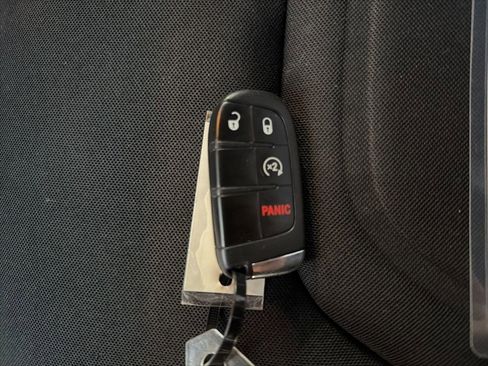 Certified 2022 Jeep Renegade Latitude w/ Convenience Group image 35