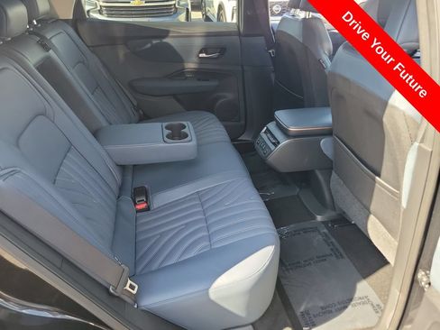 Used 2025 Nissan Ariya Platinum AWD/4WD image 23