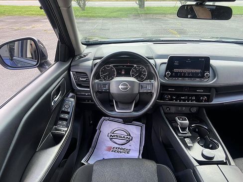 Certified 2025 Nissan Rogue SV AWD/4WD image 27