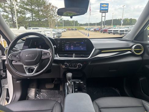 Used 2024 Chevrolet Trax ACTIV w/ Driver Confidence Package FWD image 34