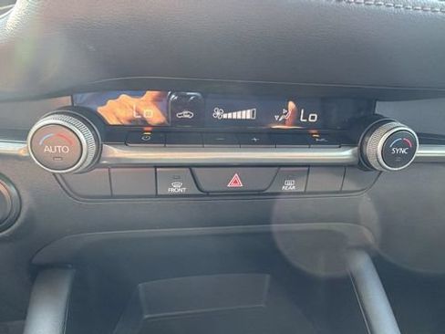 Used 2023 MAZDA MAZDA3 s FWD image 25