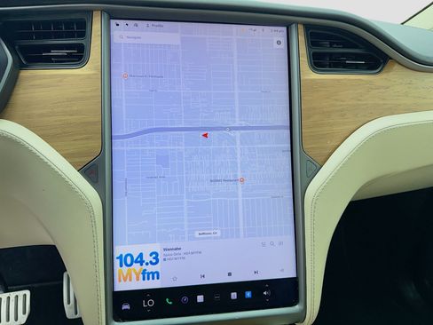 Used 2019 Tesla Model X Performance AWD/4WD image 9