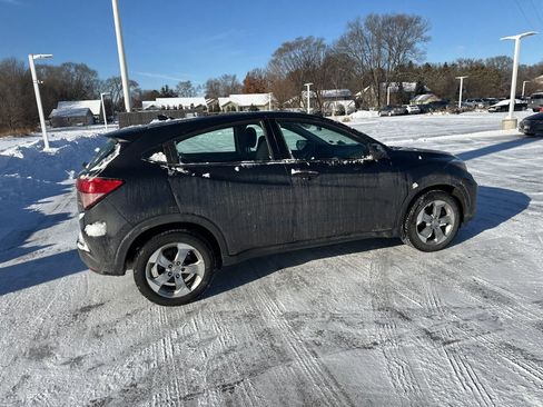 Used 2017 Honda HR-V LX image 7