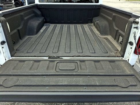 Used 2023 Jeep Gladiator Overland AWD/4WD image 29