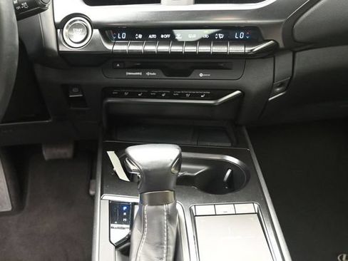 Used 2020 Lexus UX 200 w/ Premium Package FWD image 13