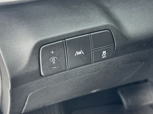 Used 2023 Hyundai Elantra SEL w/ Preferred Accessory Package FWD image 10