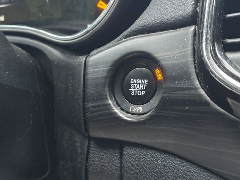 Used 2021 Jeep Grand Cherokee Laredo X image 6