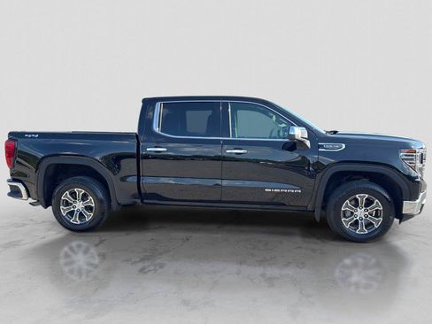 Used 2025 GMC Sierra 1500 SLT AWD/4WD image 4