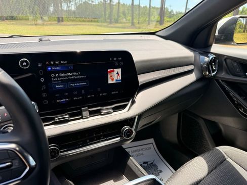 Used 2026 Chevrolet Equinox LT FWD image 16
