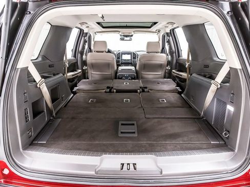 Used 2019 Ford Expedition XLT w/ Equipment Group 202A RWD image 37