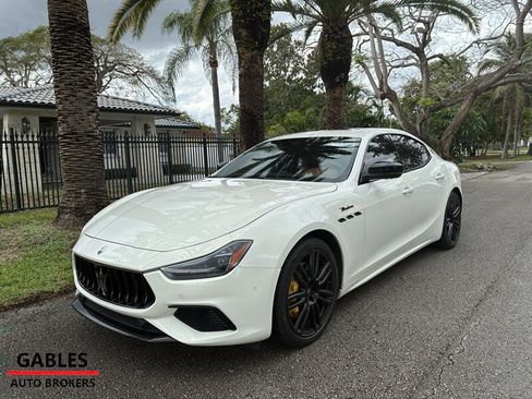 Used 2023 Maserati Ghibli Modena image 12