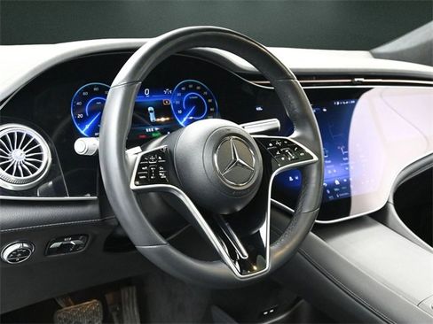 Used 2023 Mercedes-Benz EQS 580 4MATIC SUV image 30