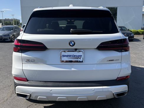 Certified 2024 BMW X5 xDrive40i w/ Parking Assistance Package AWD/4WD image 9