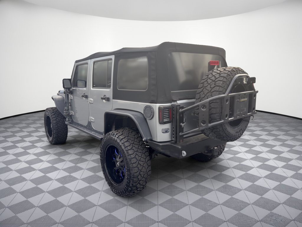 Used 2015 Jeep Wrangler Unlimited Rubicon AWD/4WD image 3